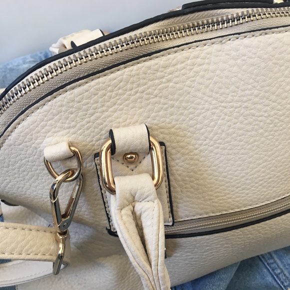 Cream over the shoulder bag - Picture 3 of 5